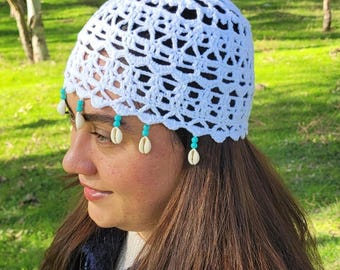 Czapka z muszli z koralikami, szydełkowana, bawełniana: biała, koronkowa czapka dzianinowa