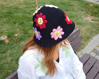 サマーニットバケハ[FUN FROM FUN] HANDMADE FLOWERS BUCKET HAT サマーニットバケハ[FUN FROM FUN] HANDMADE FLOWERS BUCKET HAT