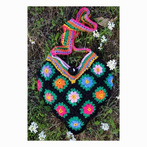 Heart shaped Colorful Crochet Bag, Granny Square bag, Crossbody Handbag, Floral Tote bag, Crochet Purse, Boho, Retro Style
