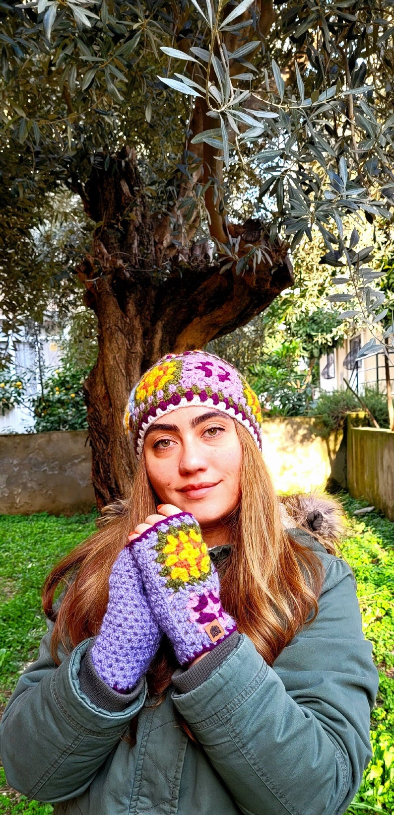 Crochet Granny Square Hat and Hand Warmer Set: Multicolor Flower Beanie Beanie+Wrist Warmers