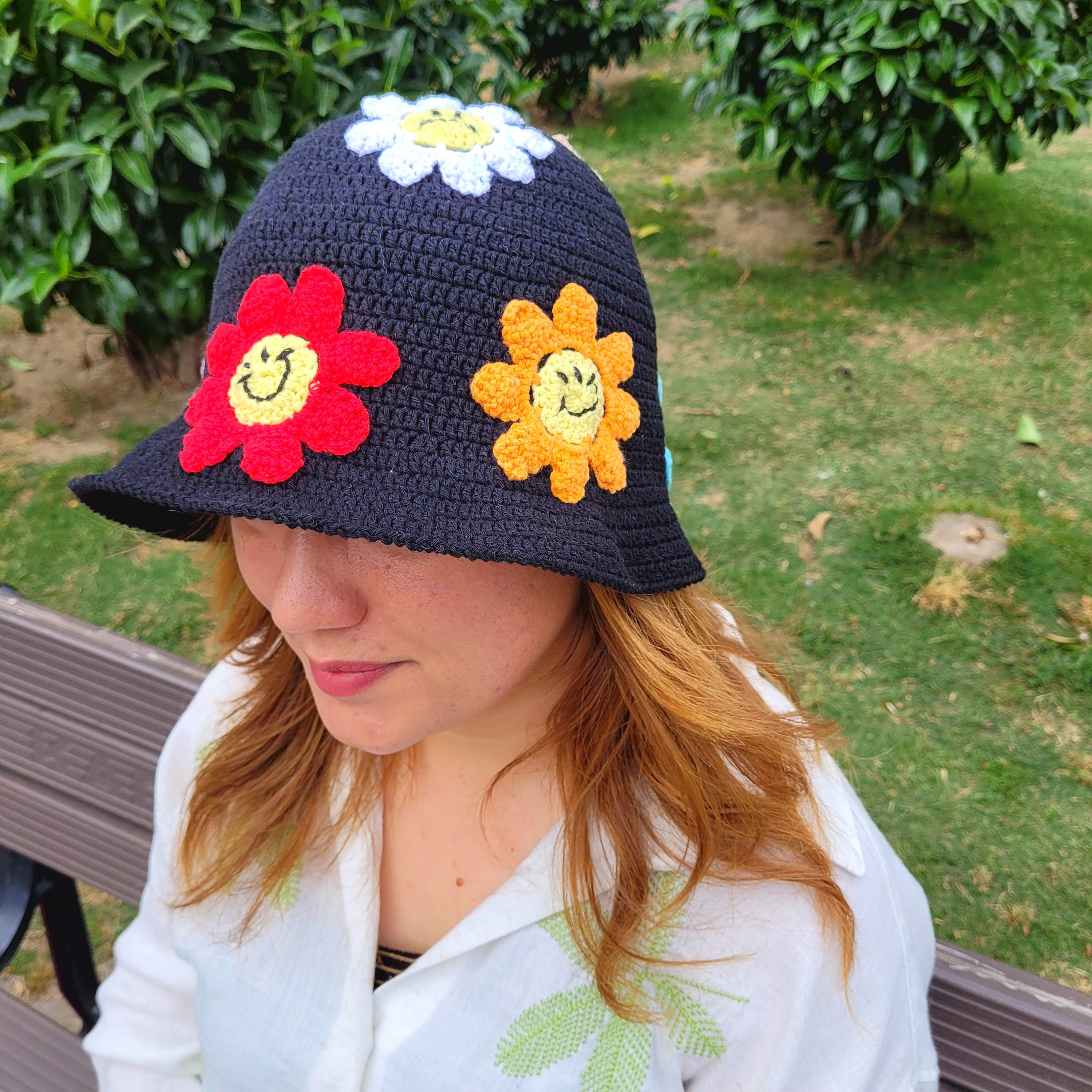 サマーニットバケハ[FUN FROM FUN] HANDMADE FLOWERS BUCKET HAT サマーニットバケハ[FUN FROM FUN] HANDMADE FLOWERS BUCKET HAT