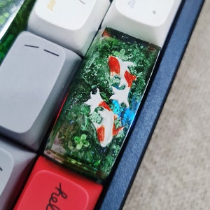 Epoxidharz Artisan Tastenkappe, Benutzerdefinierte Tastenkappen, Botanische Koi-Tastenkappen, Cherry MX Tastenkappen, Mechanische Tastatur UMSCHALT-Leertaste Esc-Tastenkappe