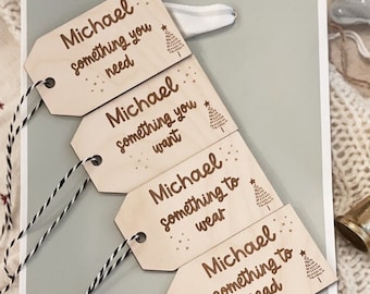 Qualcosa che vuoi, qualcosa di cui hai bisogno, etichette regalo per regali, etichette regalo di Natale, etichette regalo personalizzate, etichette regalo in legno, set da 4