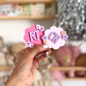 Szpula na identyfikator, niestandardowa szpula na identyfikator, spersonalizowany zwijany uchwyt na identyfikator, szpula na identyfikator, szpula na identyfikator z inicjałem, etykieta z inicjałem