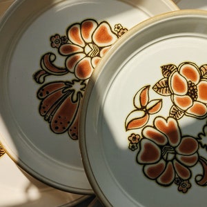 Vintage Flower Pattern Plates Set of 2 English Ceramic Floral Motif Dinnerware Kiln Crafts England Rafflesia image 9