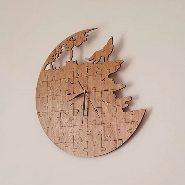 wolf wall clock. handmade round wooden wall clock