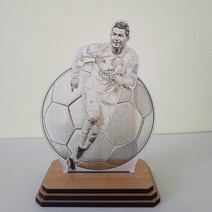figurine von Cristiano Ronaldo zur Dekoration. Fußballspieler von Manchester United. cr7 Geschenk für Fußball Liebhaber. Regal Dekor