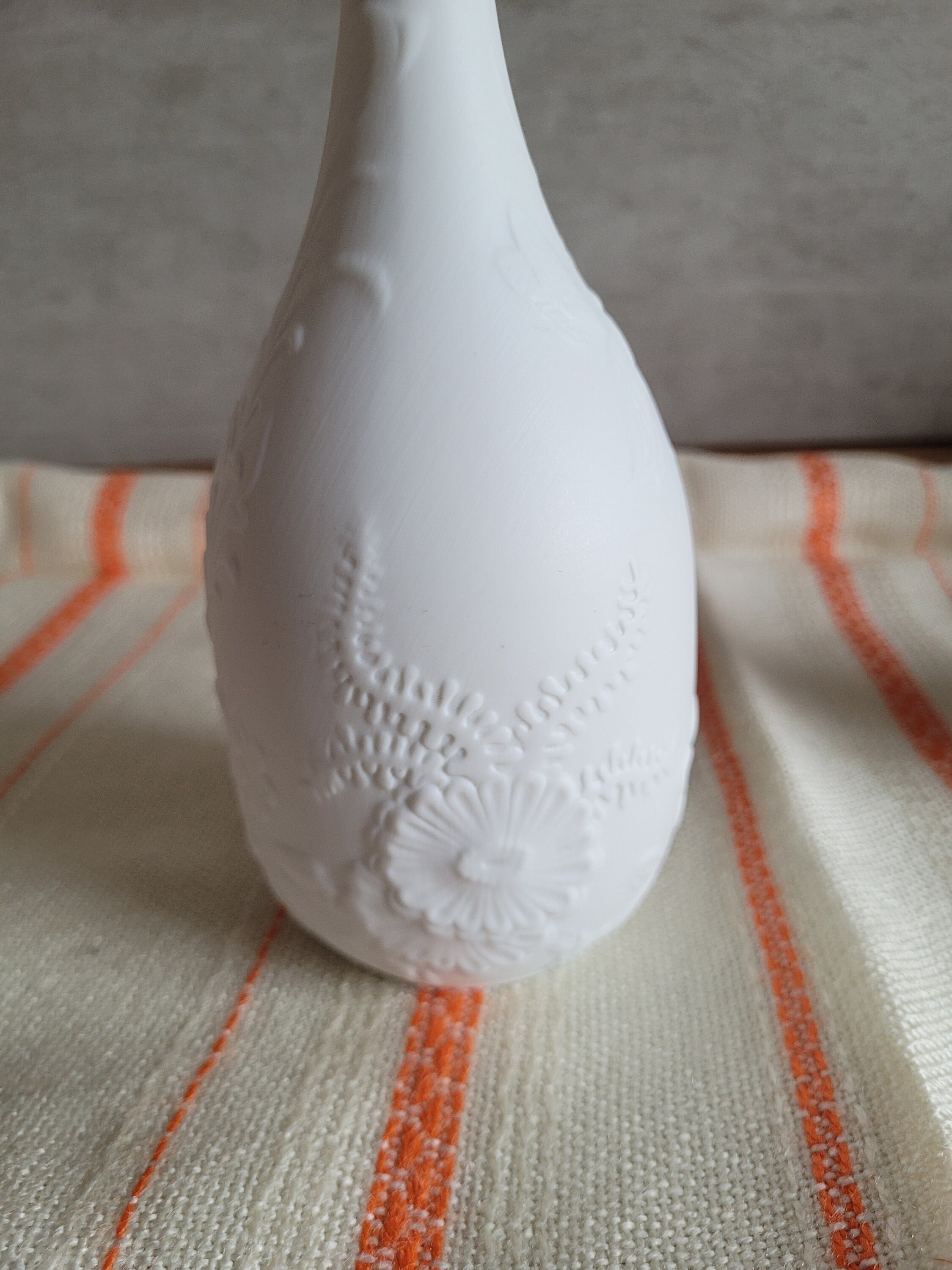 Kaiser Germany Biskuit Porzellan Vase weiß