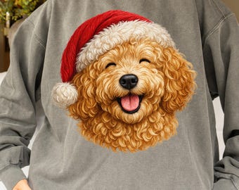 Weihnachtlicher Goldendoodle (PNG), Hund mit Weihnachtsmannmütze, „Frohe Weihnachten“-Textur (PNG), Digitaler Download für Sublimation