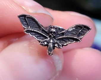Pendientes de polilla pequeña cabeza de muerte
