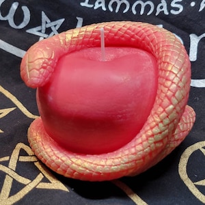 Snake & Apple candle