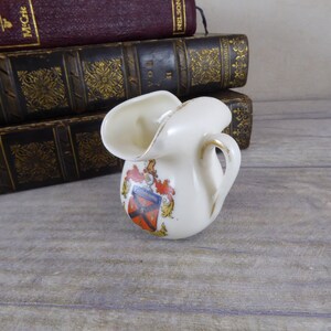 Vintage Ilkeston Miniature Pot Souvenir Crested China Derbyshire / East Midlands England Souvenir / c.1910er Jahre