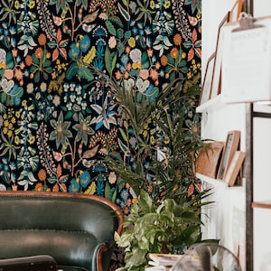 Carta da parati con motivi botanici stacca e attacca / Decorazioni per la casa, arte murale e stampe per un facile restyling delle pareti