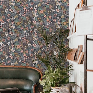 Carta da parati adesiva con fiori pastello / Carta da parati floreale / Decorazione per la casa e arte murale stampabile per un facile aggiornamento dell'arredamento