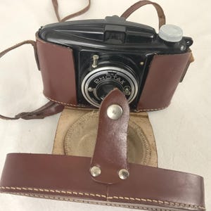 ANCIEN APPAREIL FORMAT 620 : très joli Miom Photax IV F - France 1951
