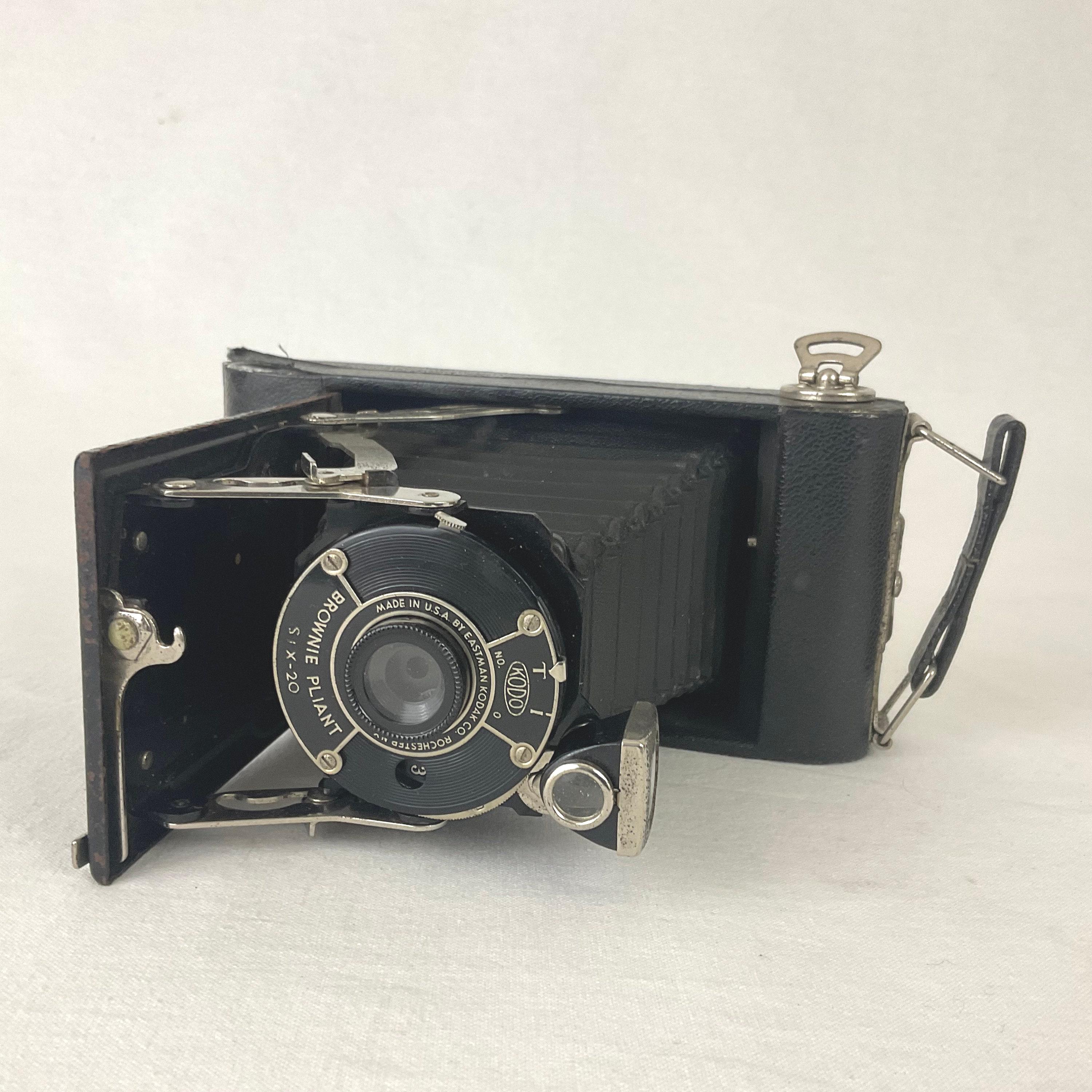 lot d'appareil photo des années 30/50 - un brownie Kodak