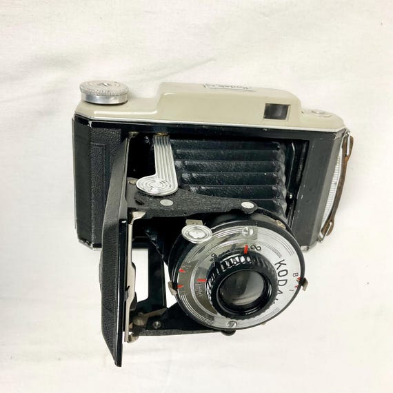 Appareil photo à soufflet Kodak vintage des années 1950 - Modèle B11