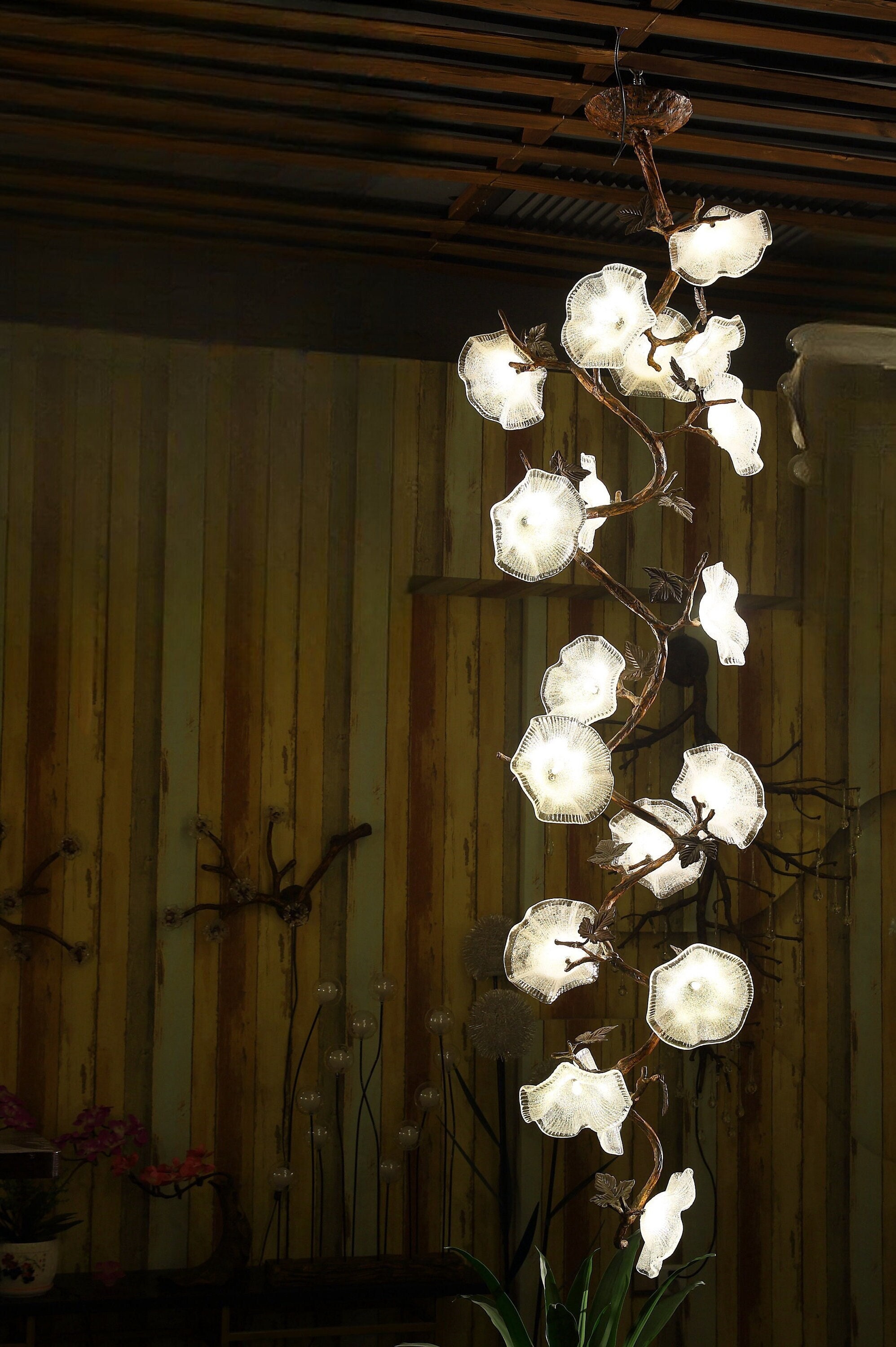 18 Lights Lotus Leaf Tree Branch Chandelier Artistic Hanging Pendant Light Fixture for Stairs, Lavish Staircase Decor