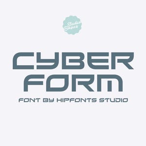 Op de afbeelding: Een digitale afbeelding met de woorden "CYBER FORM" in een futuristisch lettertype, met de tekst "FONT BY HIPFONTS STUDIO" eronder. Een lichtblauw bloemmotief staat in het midden bovenaan. De achtergrond is lichtgrijs.