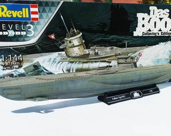 1/144 German Type VIIC WW2 submarine from German Movie "Das Boot" Limited Collector's Edition pro built& paint with movie poster. For order