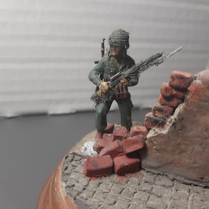 1/35 Scale American Soldier Painted Miniature Autumn 1944, France, World War II diorama