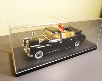 1:43 Rio Models Mercedes Benz 300d 1963 Pope-Papa Giovanni 23 with Pope figure