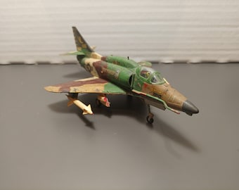 Pro built, paint & weathered 1/72 Douglas A4 Skyhawk Matchbox