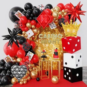 144PCS Dadi Bomboniere Scatole Decorazioni per Feste a Tema Casinò, Kit Ghirlanda Arco Palloncino Casinò Rosso Nero Oro Dadi Corona Poker Palloncini in Lamina