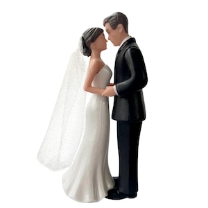 Elegant Bride & Groom Wedding Cake Plastic Topper with White Mesh Veil for Engagement Parties, Bridal Showers and Anniversaries
