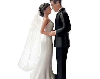 Elegante Braut & Bräutigam Hochzeitstorte Kunststoff Topper mit Weißem Netzschleier für Verlobungsfeiern, Brautduschen und Jubiläen
