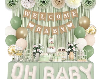 Decoraciones para baby shower de color verde salvia para bebé, globos verdes con pancarta de BIENVENIDO BEBÉ, cortinas con flecos, globos de aluminio y flores de papel.