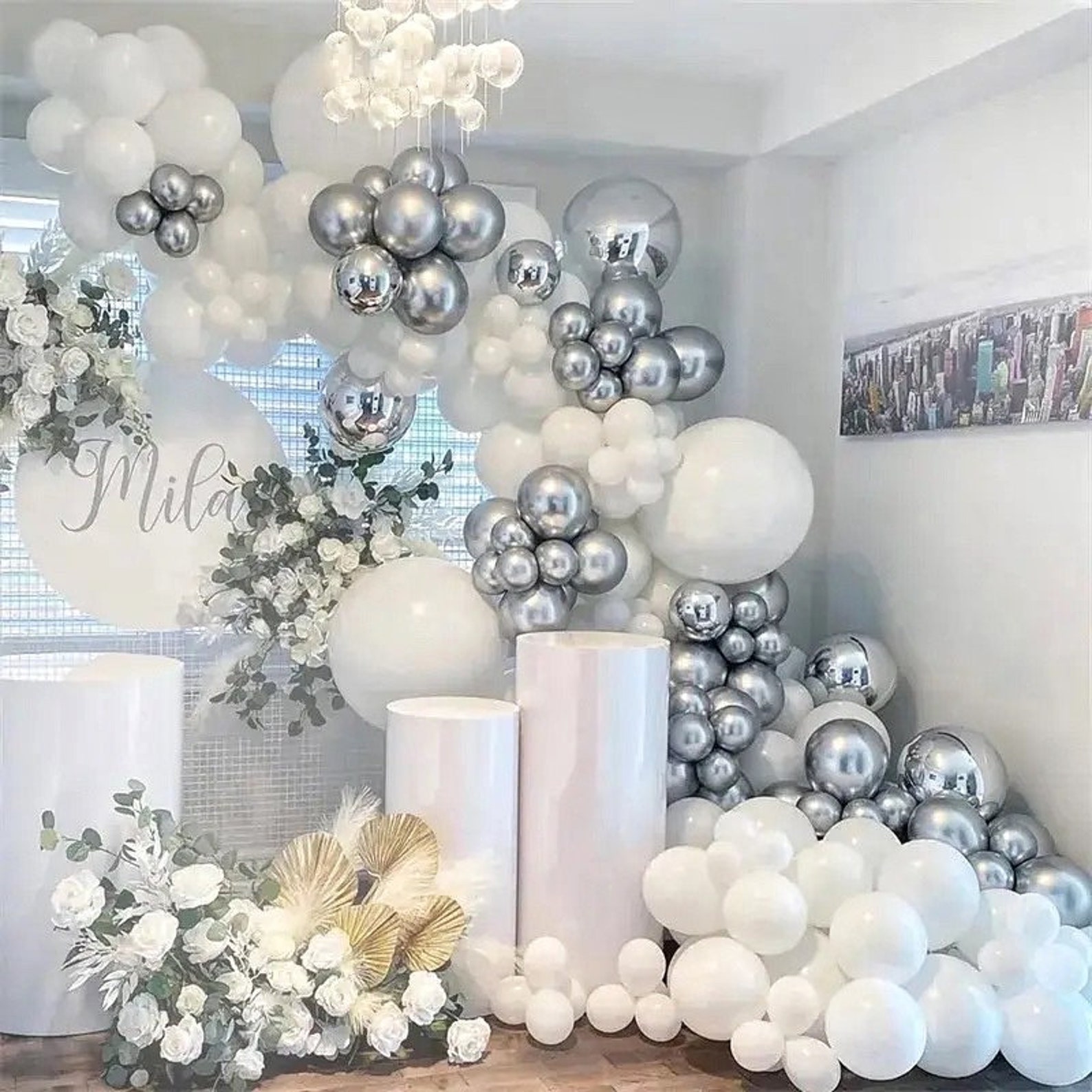 Balloon Tassels Large Silver & White Metallic Party Garland main image 1
