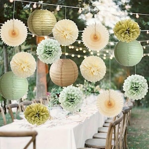 Decorazioni per feste color verde salvia, lanterne di carta velina color oro salvia, pompon di carta color crema, verde salvia per matrimoni, compleanni, addio al nubilato, baby shower, battesimo.