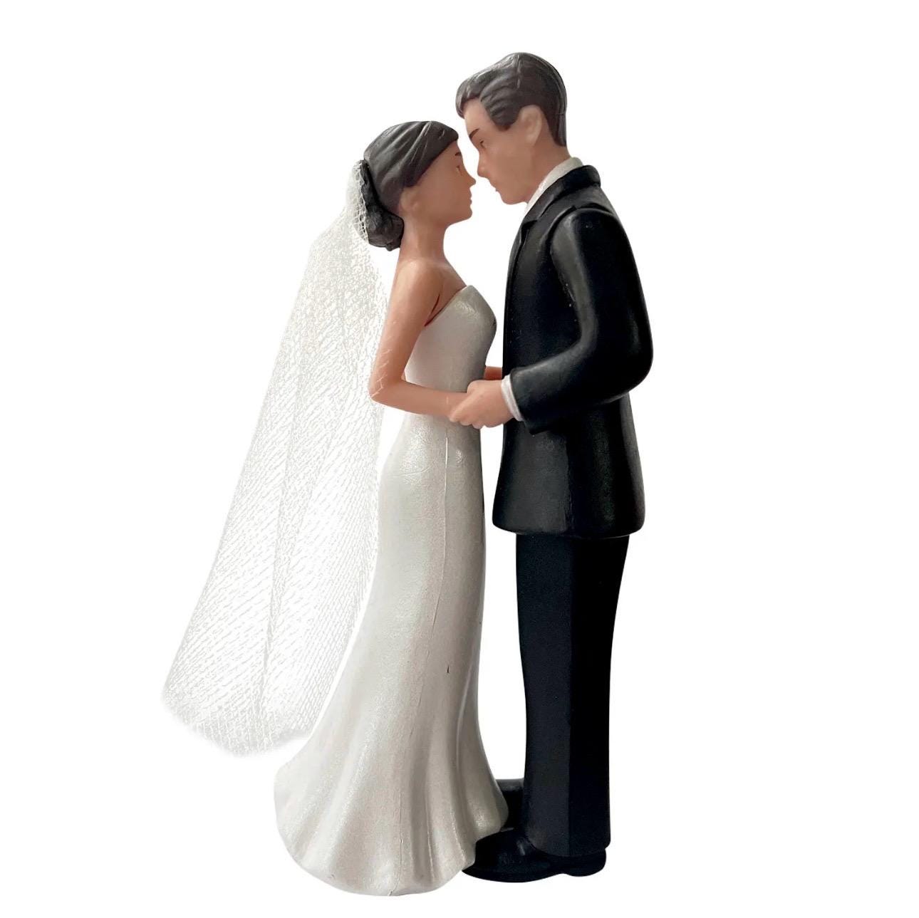 Elegant Bride & Groom Wedding Cake Plastic Topper with White Mesh Veil - 4.5” ,1 Piece - Perfect for Engagement Parties, Bridal Showers