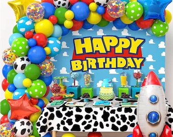 154 piezas de decoraciones para fiestas de cumpleaños inspiradas en juguetes para niños y adolescentes, arco de globos con mantel de fondo y globos con estampado de vaca y estrella.