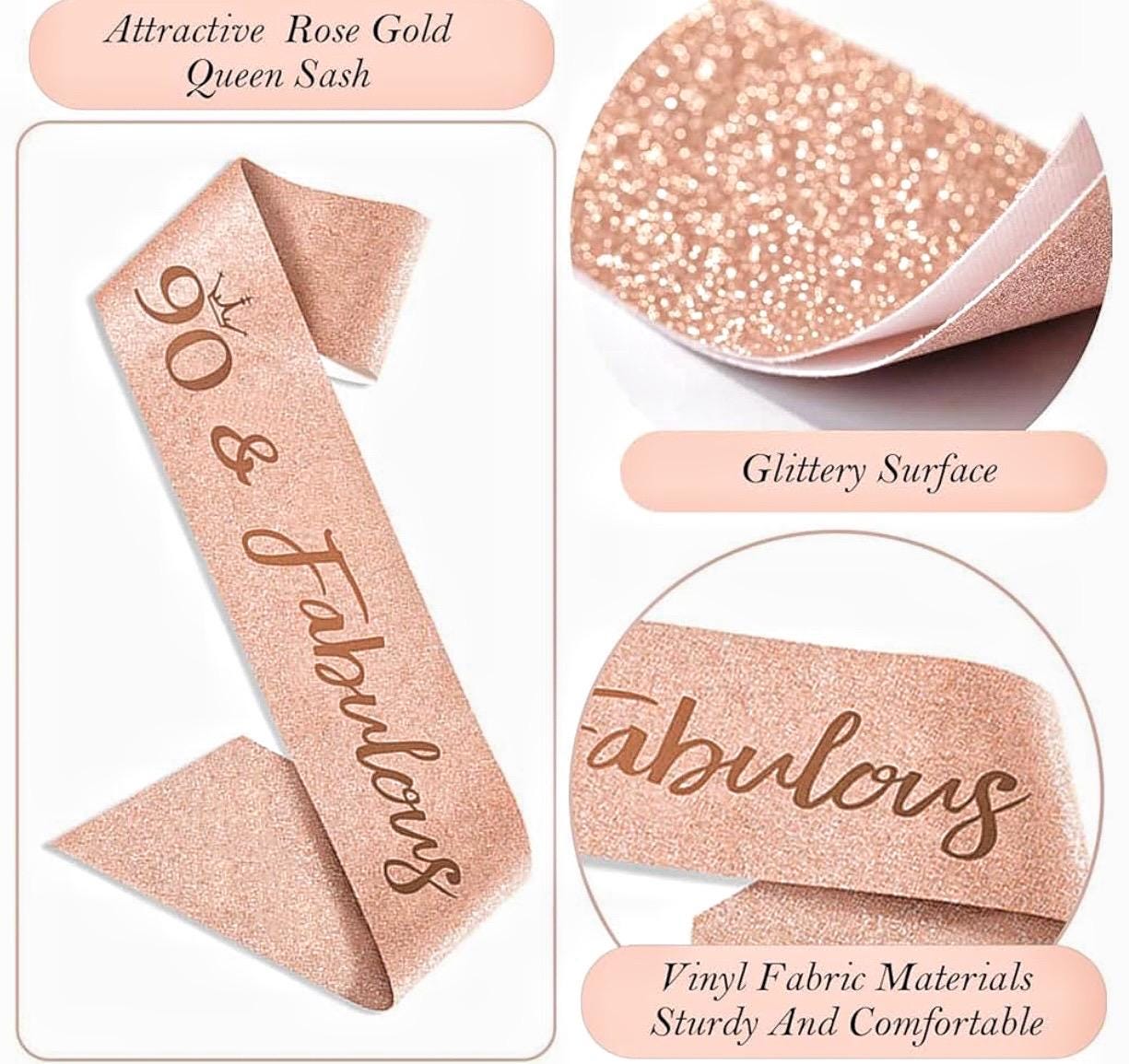 90. Geburtstagsschärpe & Tiara Set – Rose Gold, Mit „90 & Fabulous“ Aufdruck – Inkl. Kuchen-Topper