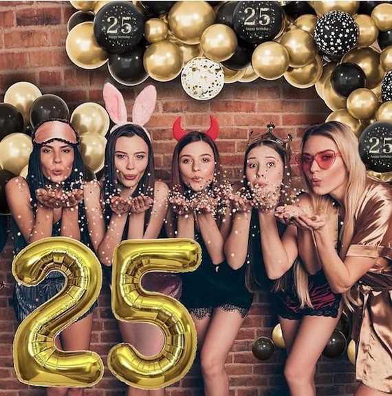 Banner del quarto compleanno Palloncino Sto compiendo quattro banner con nome personalizzato La ragazza compie quattro anni è 4 4° anno della sua ragazza mesi Ghirlanda di compleanno - Italia