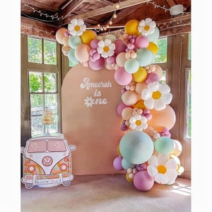 Gänseblümchen-Ballongirlanden-Kit - 140 Stück weiße Groovy Daisy Flower Macaron Pastellballons-Girlande für Boho zwei starke Mädchen-Geburtstags-Babyparty