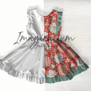 Puede incluir: Un vestido blanco sin mangas con estampado floral rojo y verde en un lado. El vestido tiene un dobladillo con volantes y está hecho de una tela suave y cómoda.