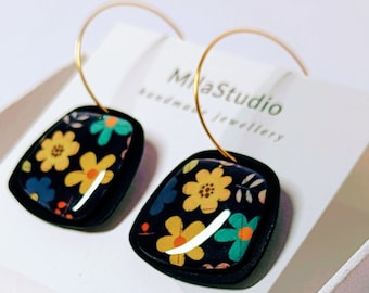 Eye-catching floral earrings - Colourful - Polymer clay earrings - Statement Earrings - Gift ideas - For her - Flower earrings - Funky