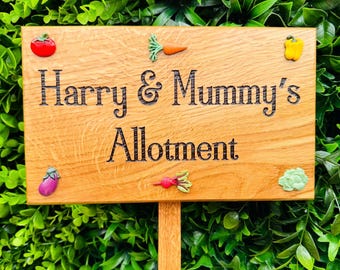 Personalised Original High Quality Solid Oak Family Allotment sign vegetable Patch garden sign(Words of your choice)with strong ground stake