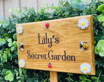 Personalised Solid Oak High Quality laser engraved flower Garden sign/Family Allotment sign(Words of your choice ) with strong ground stake