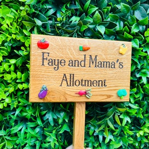 Personalised Original High Quality Solid Oak Family Allotment sign vegetable Patch garden signWords of your choicewith strong ground stake image 9