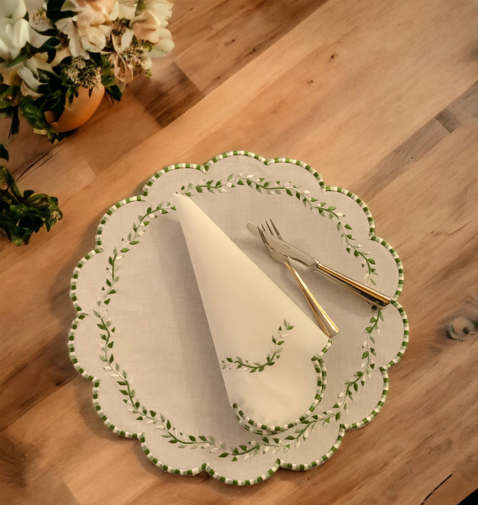 Set of 4 Linen Floral Placemats and Napkins Scalloped Marbled Embroided