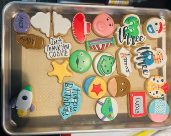 Cowboy und Spaceman Abenteuer Toy Story 5 Inspirierte Geburtstagskekse, individuell dekorierte Zuckerkeks-Gebäck-Gefälligkeiten, westliche Party-Leckereien 1 DoZen V2