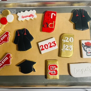 Custom Graduation Cookies NC State Graduation Sugar Cookies, Class of 2026 Cap & Gown, Diploma,School Spirit Cookies Custom Grad Party Favor