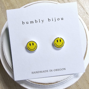 SMILEY FACE Earrings / Hypoallergenic Titanium Posts / Yellow Smiley Face Be Happy Preppy Kids Women Gift Present Birthday Gift Her Him