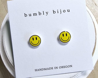 SMILEY FACE Earrings / Hypoallergenic Titanium Posts / Yellow Smiley Face Be Happy Preppy Kids Women Gift Present Birthday Gift Her Him