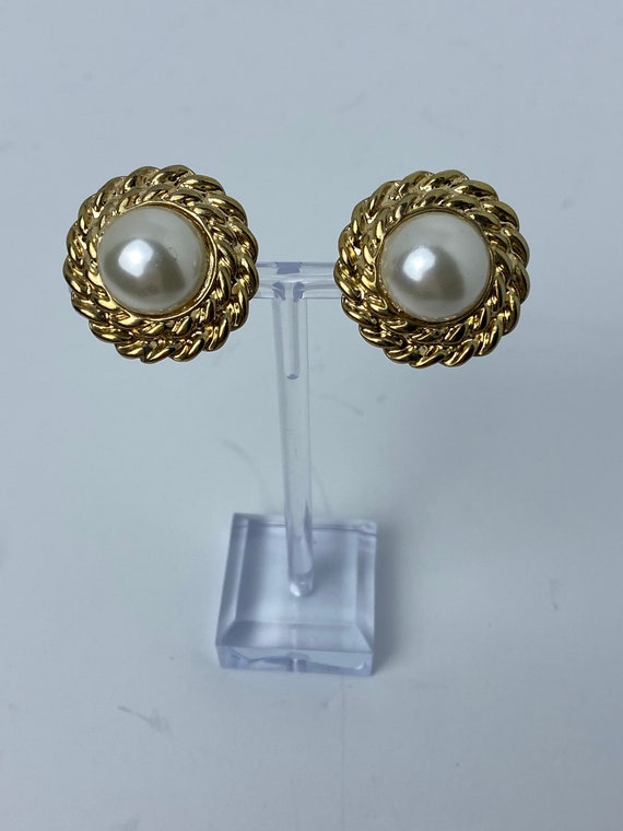 Vintage Faux Pearl and Golden Earrings - image 5