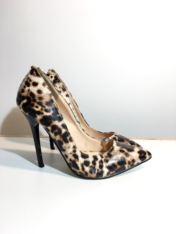 Kardashian collection animal print pumps